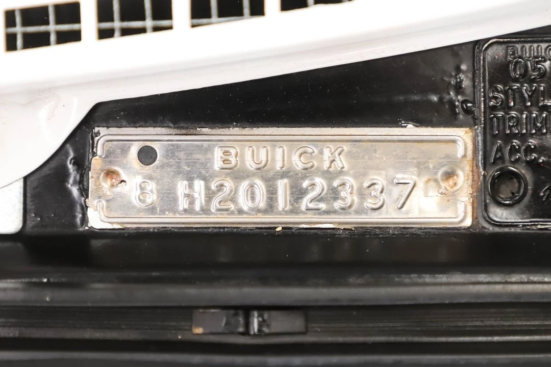 1961 Buick Electra - Image 14 of 21