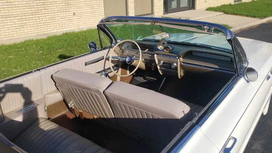 1961 Buick Electra - Image 4 of 14