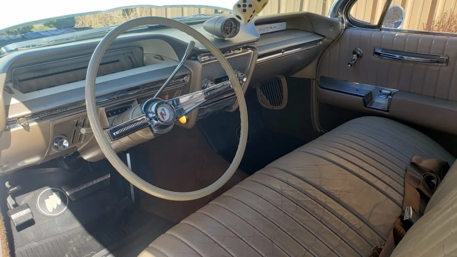 1961 Buick Electra - Image 6 of 14