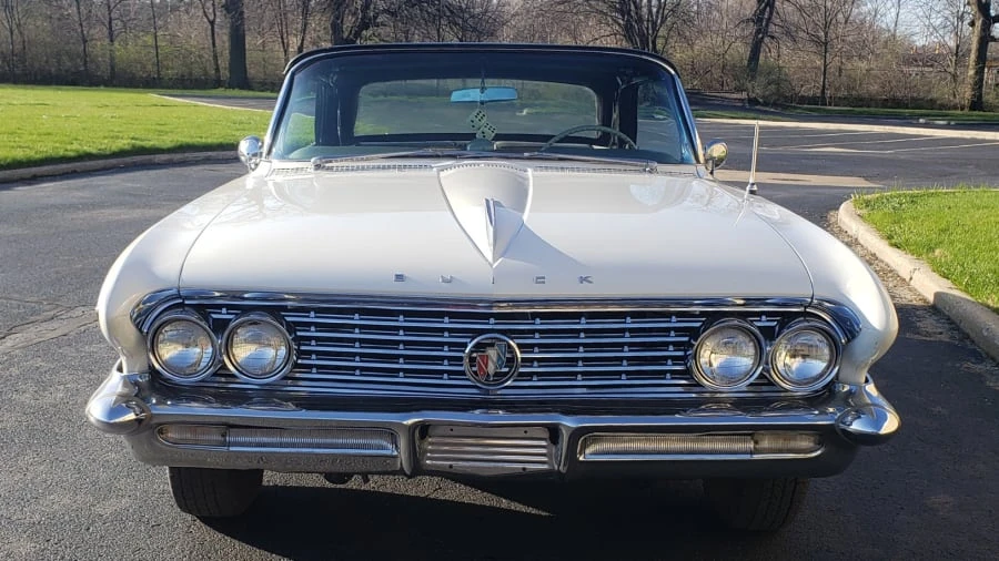 1961 Buick Electra - Image 10 of 14
