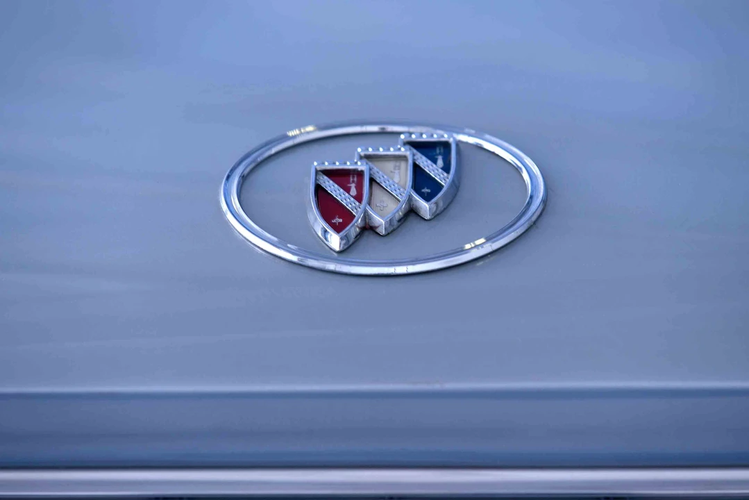 1961 Buick Electra - Image 30 of 31