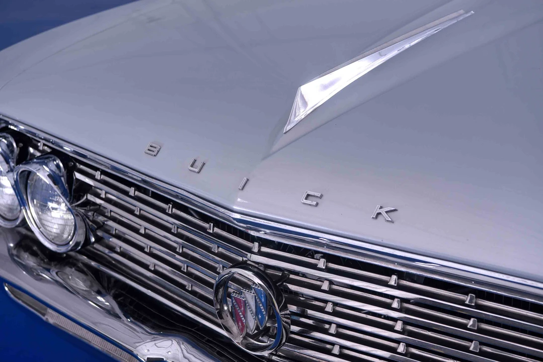 1961 Buick Electra - Image 14 of 31