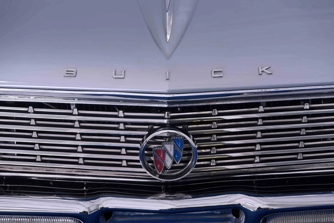 1961 Buick Electra - Image 12 of 31