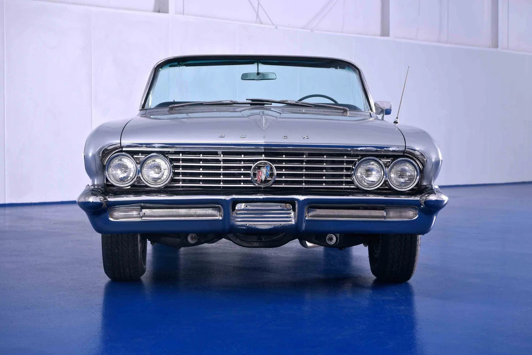 1961 Buick Electra - Image 2 of 31
