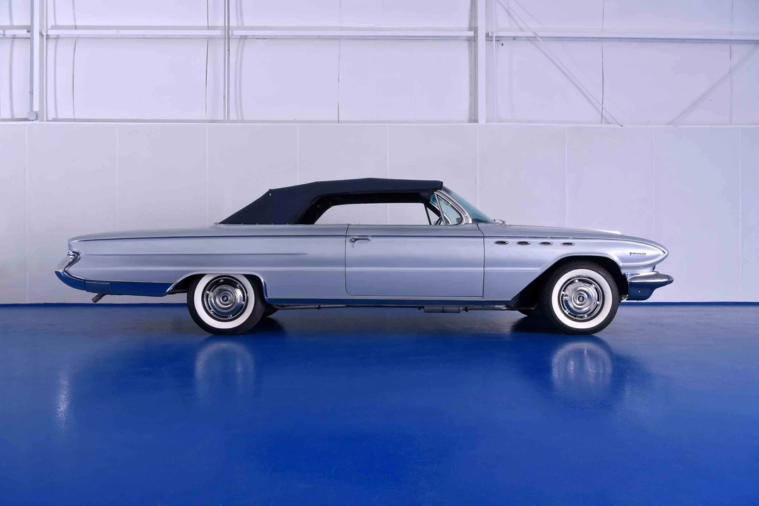 1961 Buick Electra - Image 7 of 31