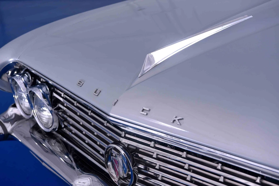 1961 Buick Electra - Image 13 of 31