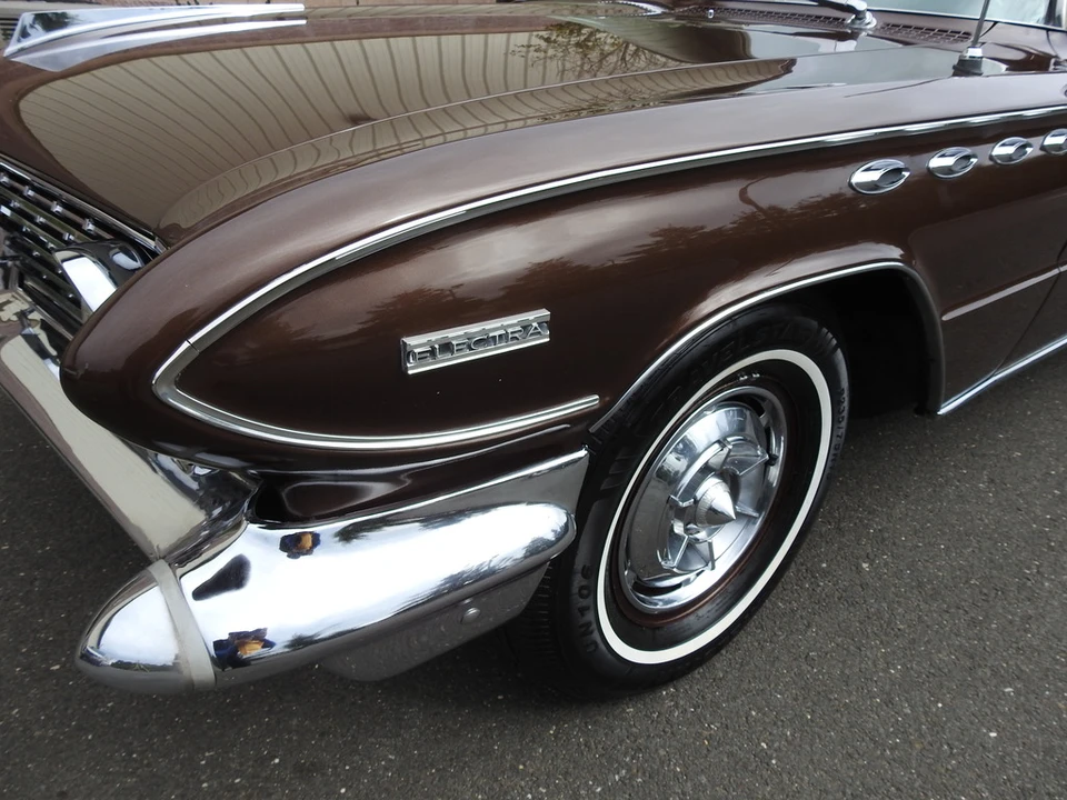 1961 Buick Electra - Image 13 of 31