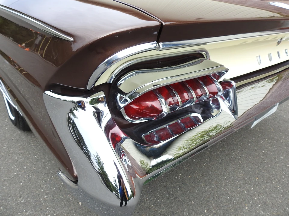 1961 Buick Electra - Image 26 of 31