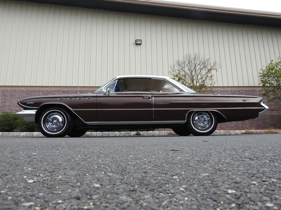 1961 Buick Electra - Image 2 of 31