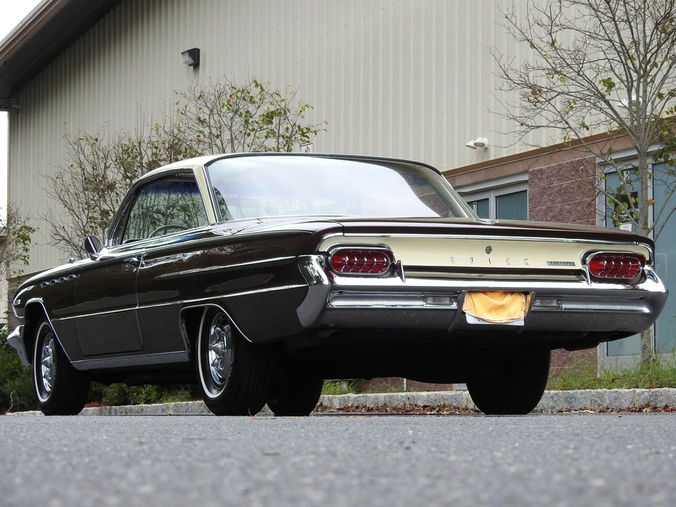 1961 Buick Electra - Image 4 of 31