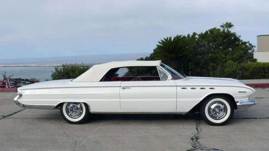 1961 Buick Electra - Image 10 of 12
