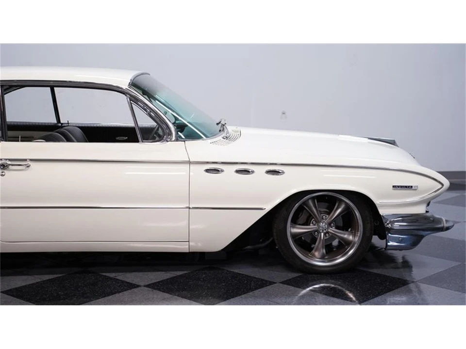 1961 Buick Invicta - Image 23 of 31