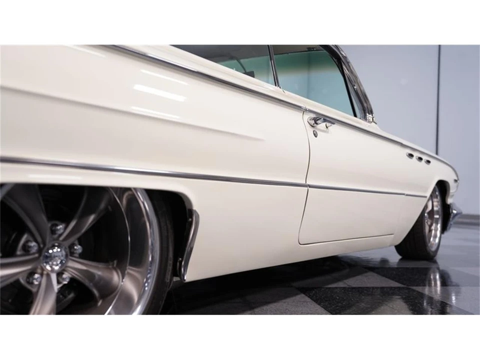1961 Buick Invicta - Image 21 of 31