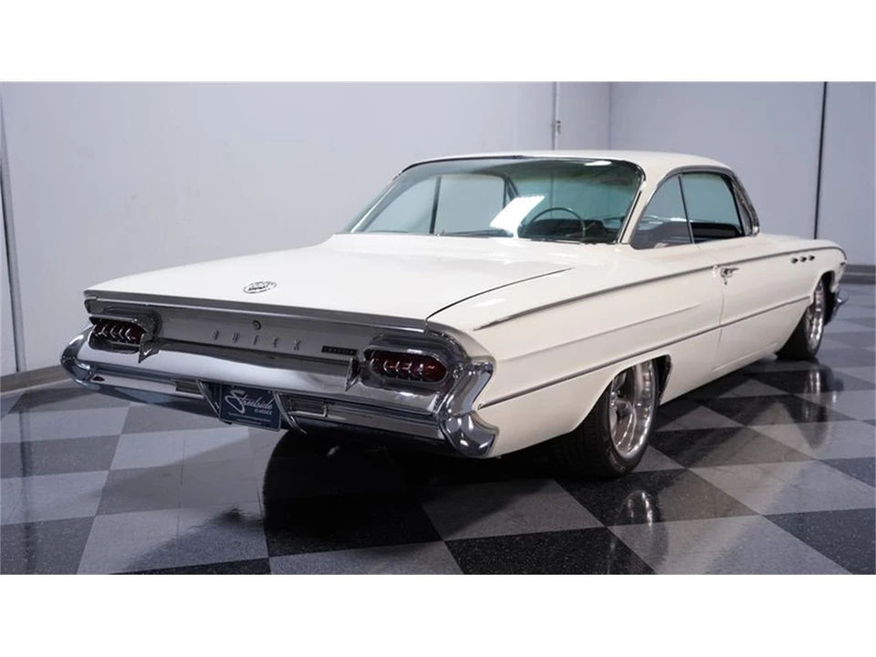 1961 Buick Invicta - Image 9 of 31