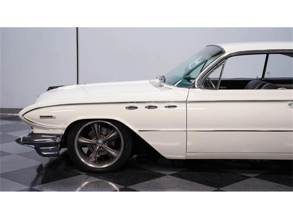 1961 Buick Invicta - Image 18 of 31