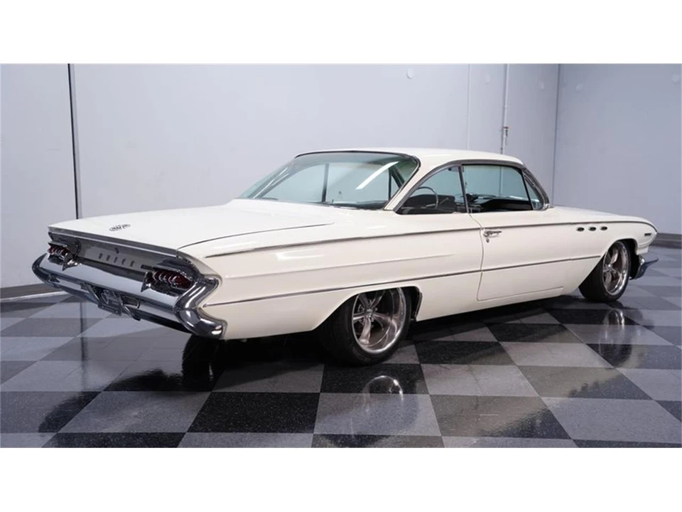 1961 Buick Invicta - Image 10 of 31