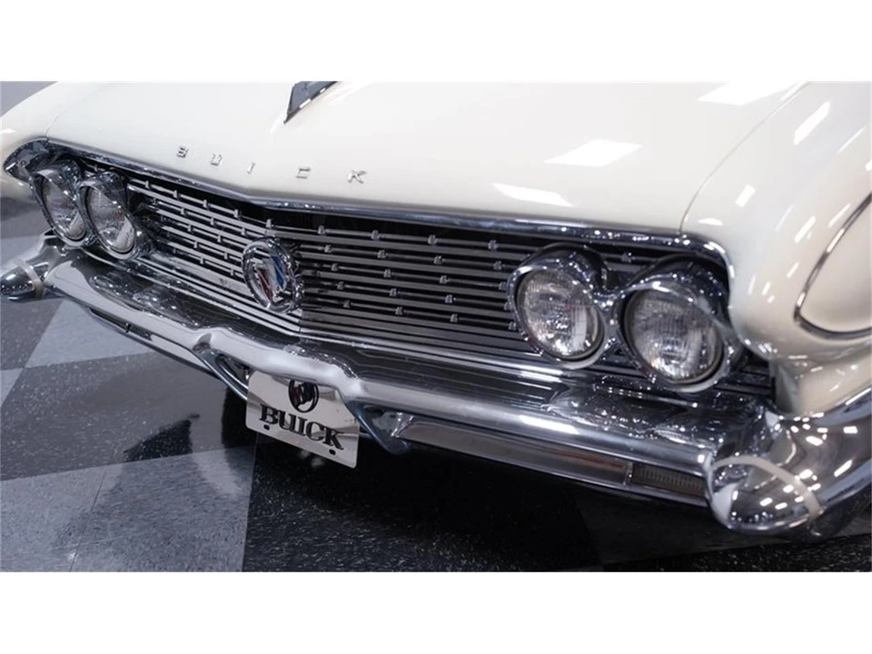 1961 Buick Invicta - Image 16 of 31
