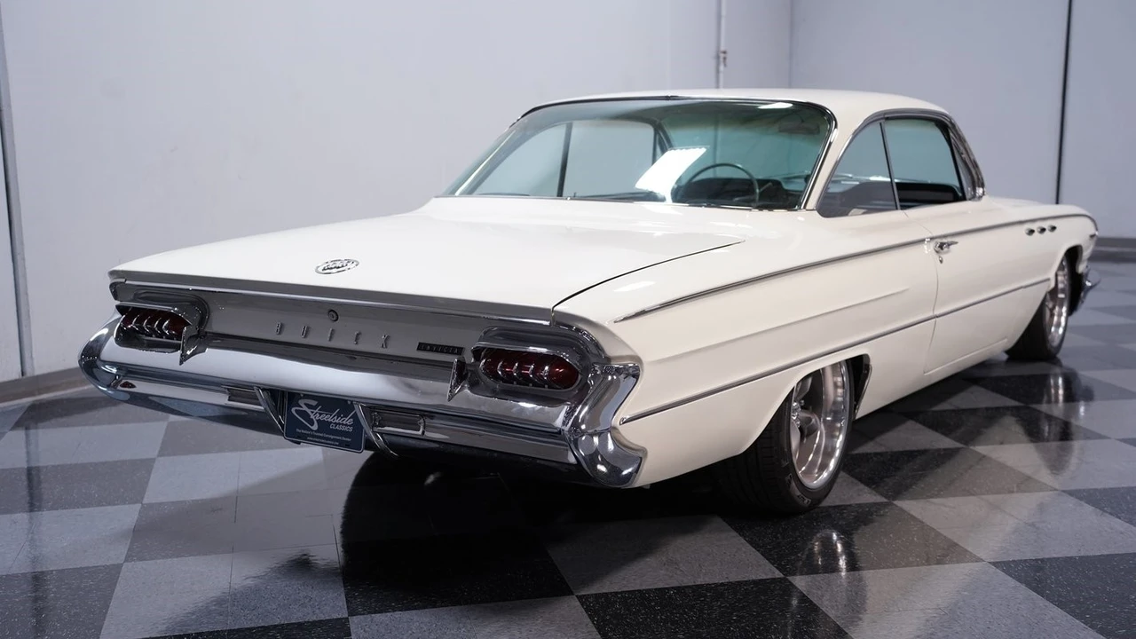 1961 Buick Invicta - Image 10 of 12