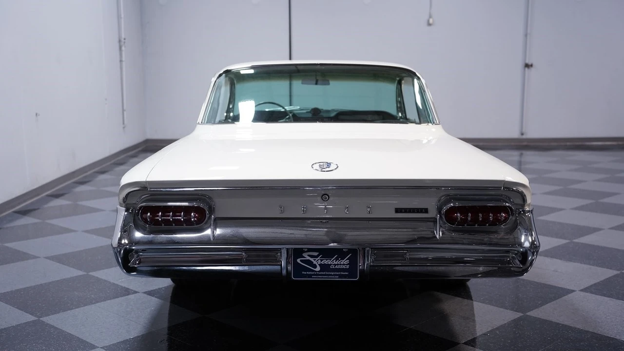 1961 Buick Invicta - Image 9 of 12