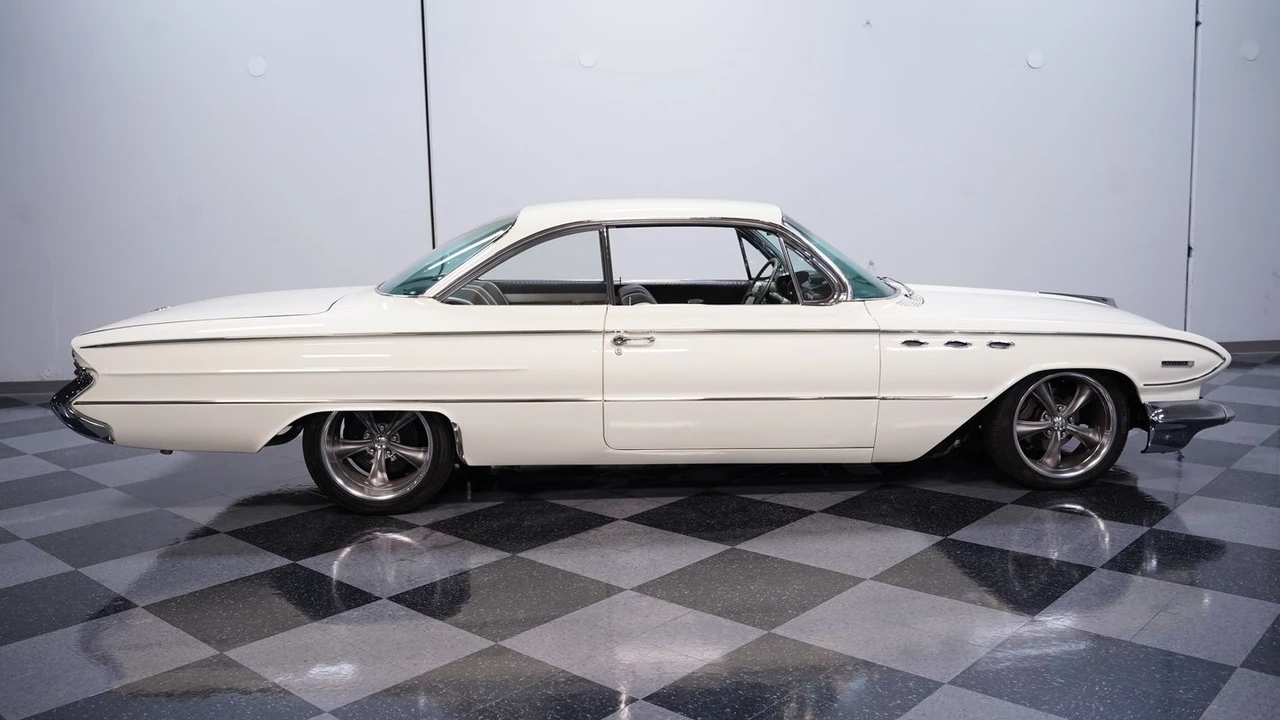 1961 Buick Invicta - Image 12 of 12