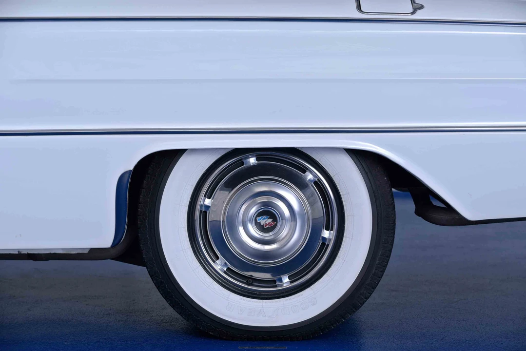 1961 Buick Invicta - Image 30 of 31