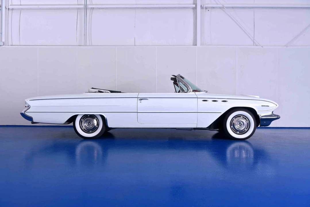 1961 Buick Invicta - Image 9 of 31