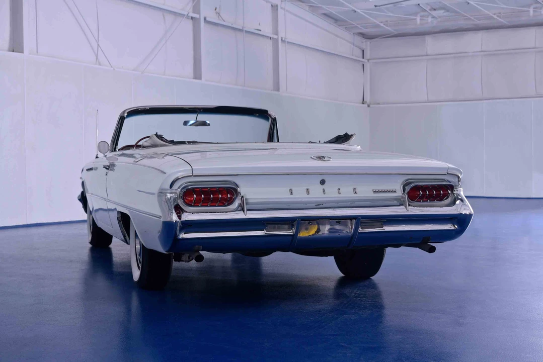 1961 Buick Invicta - Image 8 of 31