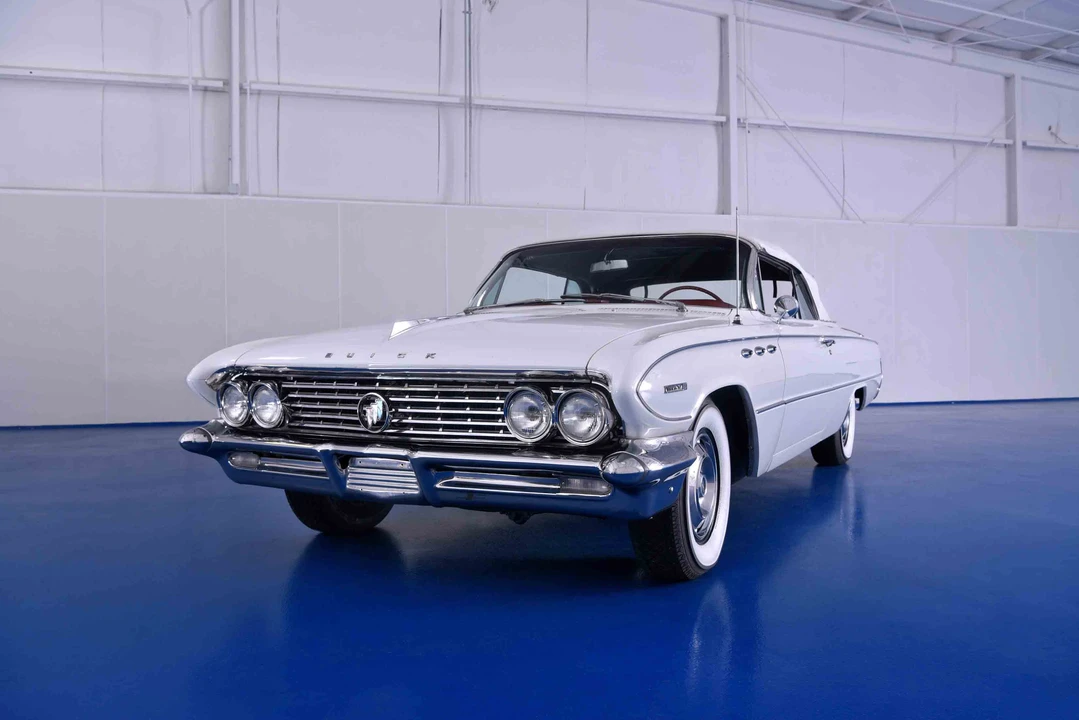 1961 Buick Invicta - Image 3 of 31