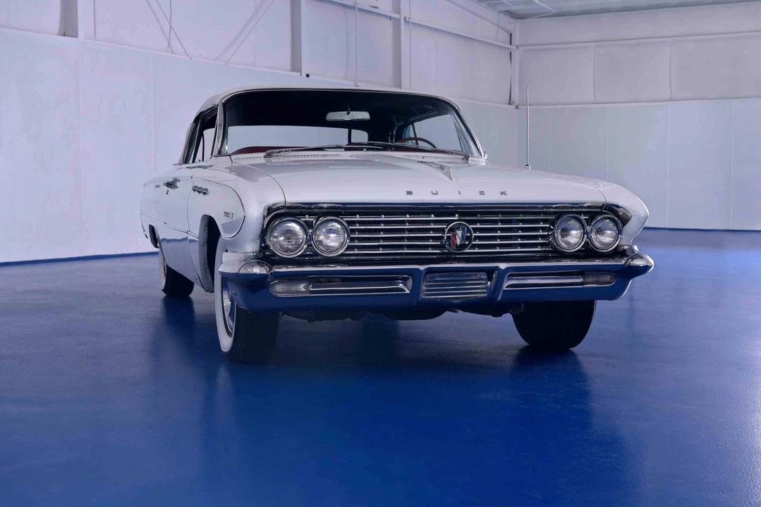 1961 Buick Invicta - Image 4 of 31
