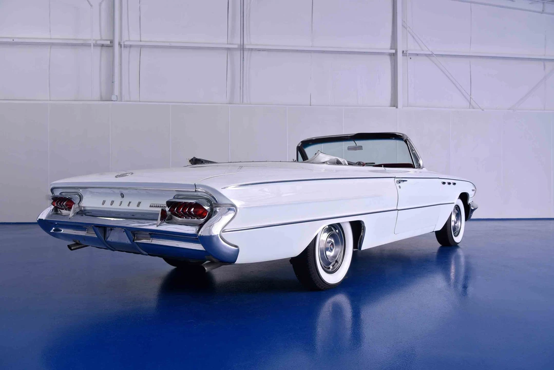 1961 Buick Invicta - Image 7 of 31