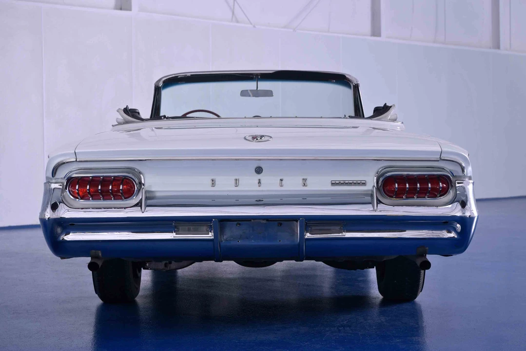 1961 Buick Invicta - Image 5 of 31