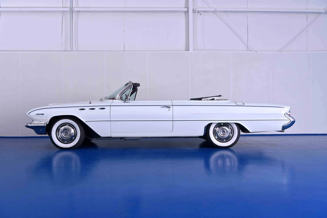1961 Buick Invicta - Image 10 of 31