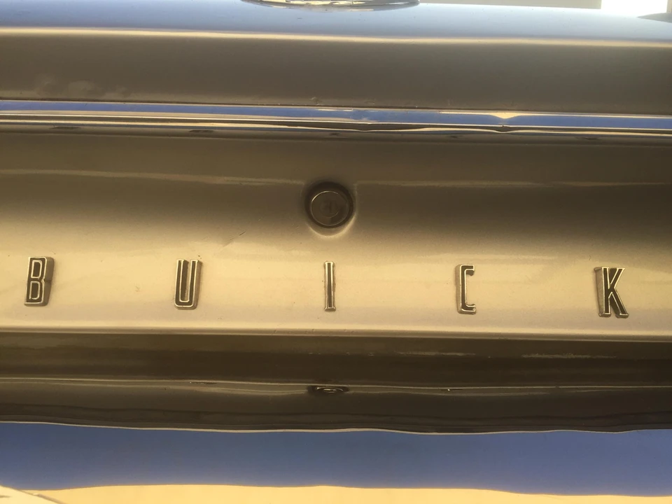 1961 Buick Invicta - Image 18 of 31