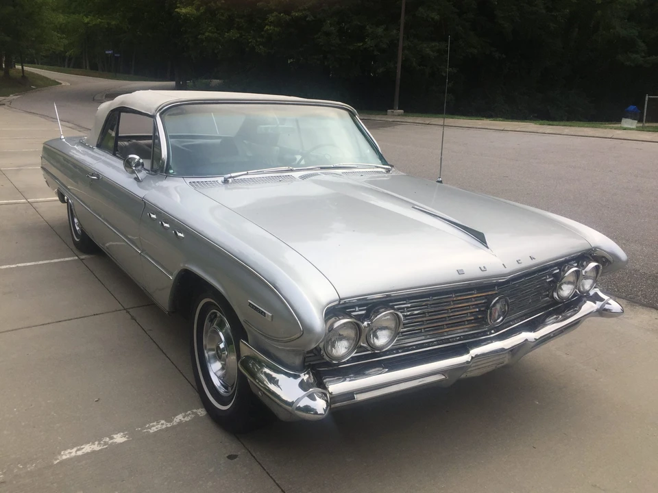 1961 Buick Invicta - Image 10 of 31
