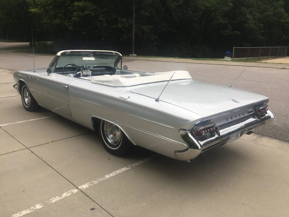 1961 Buick Invicta - Image 3 of 31