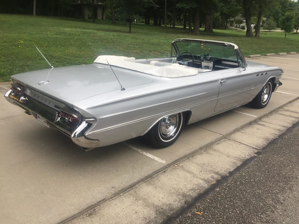 1961 Buick Invicta - Image 4 of 31