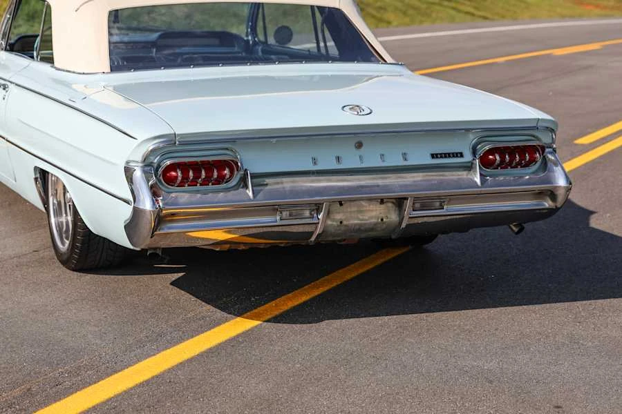 1961 Buick Invicta - Image 22 of 31