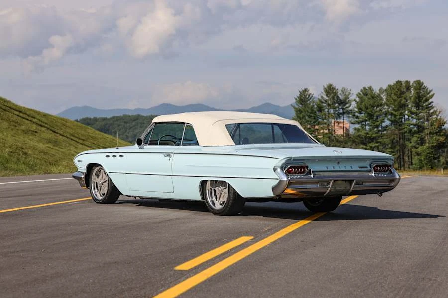 1961 Buick Invicta - Image 2 of 31