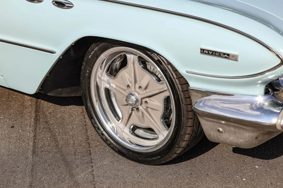 1961 Buick Invicta - Image 25 of 31
