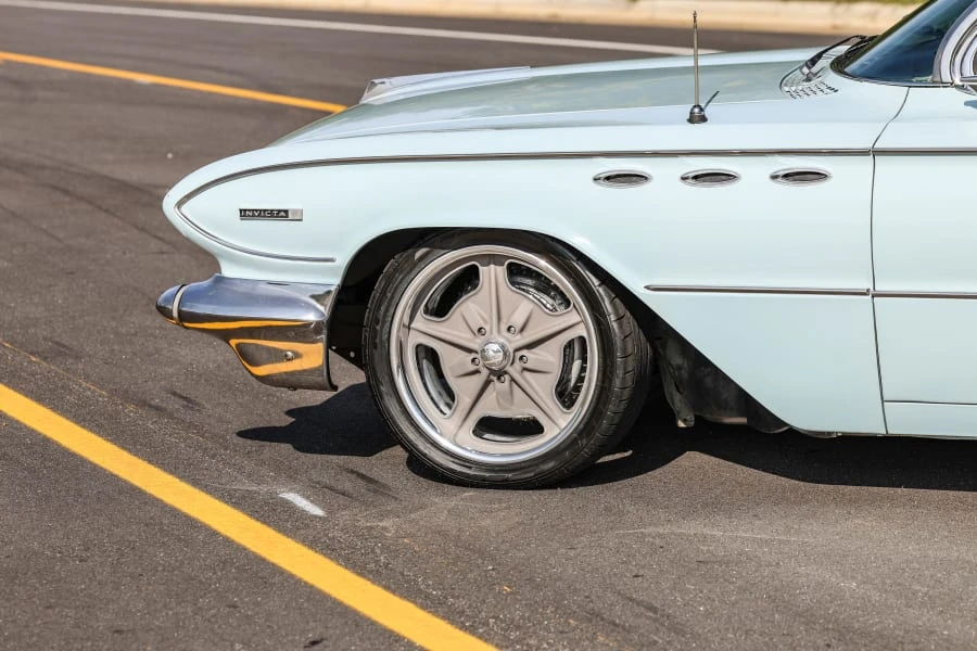 1961 Buick Invicta - Image 27 of 31