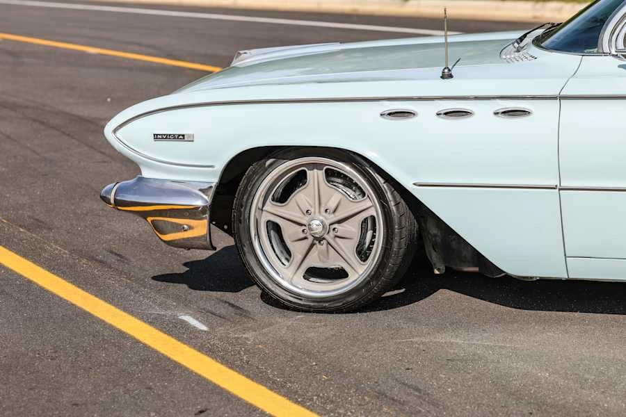 1961 Buick Invicta - Image 26 of 31