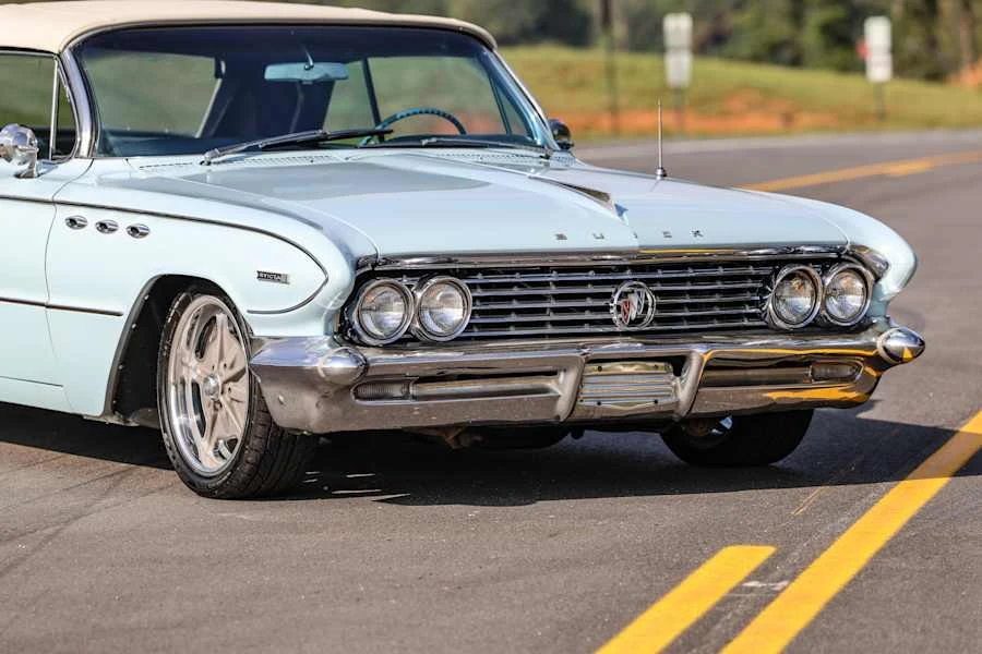 1961 Buick Invicta - Image 20 of 31