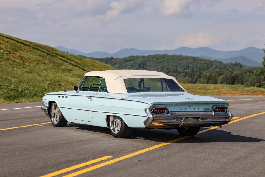 1961 Buick Invicta - Image 6 of 31