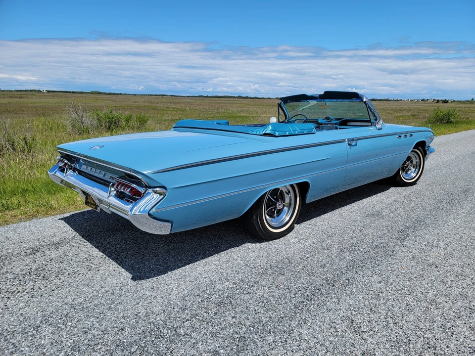 1961 Buick Invicta - Image 27 of 31