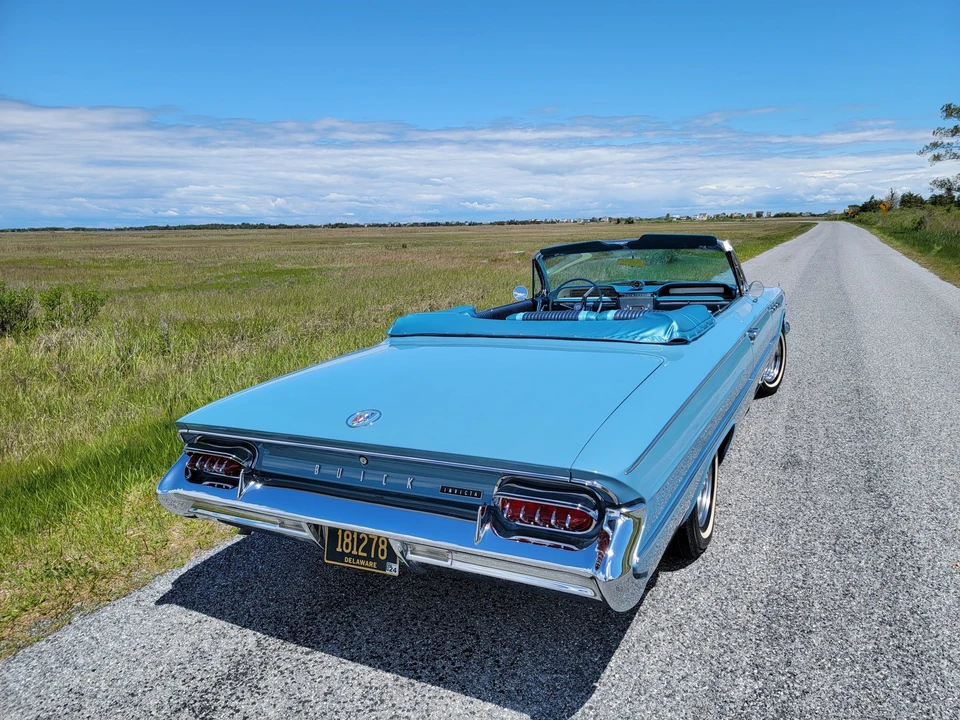 1961 Buick Invicta - Image 25 of 31