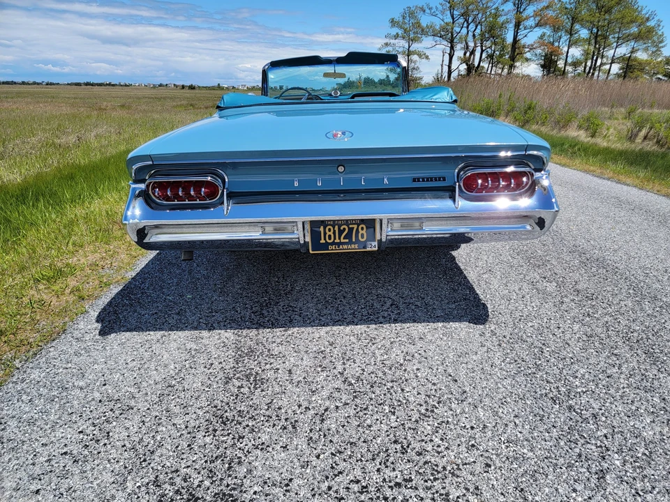 1961 Buick Invicta - Image 21 of 31