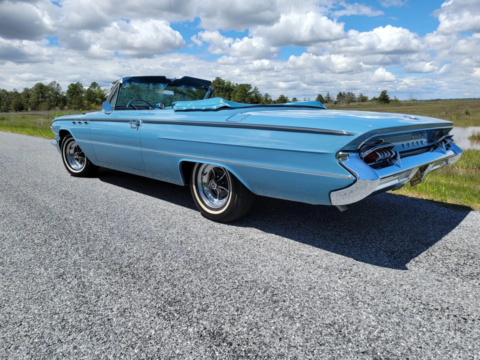 1961 Buick Invicta - Image 15 of 31