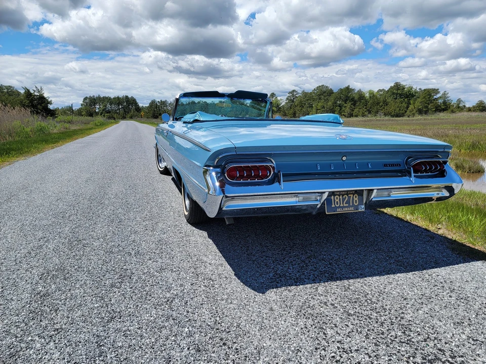 1961 Buick Invicta - Image 20 of 31
