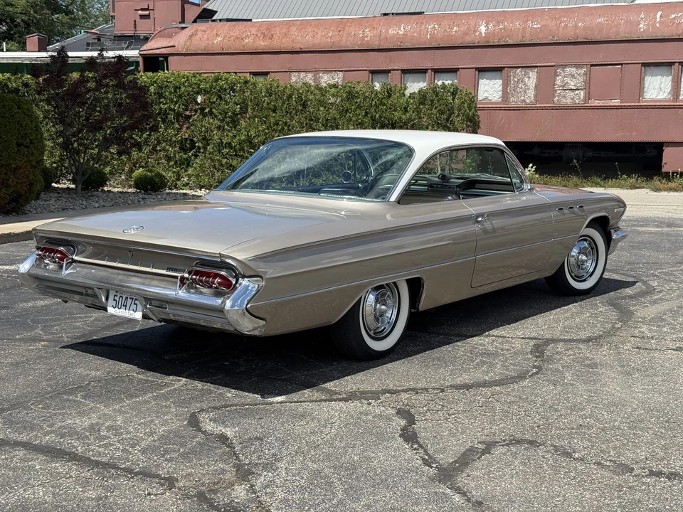 1961 Buick Invicta - Image 22 of 31