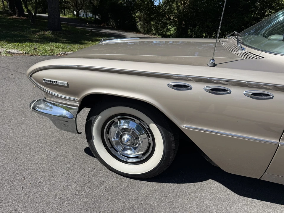 1961 Buick Invicta - Image 24 of 31